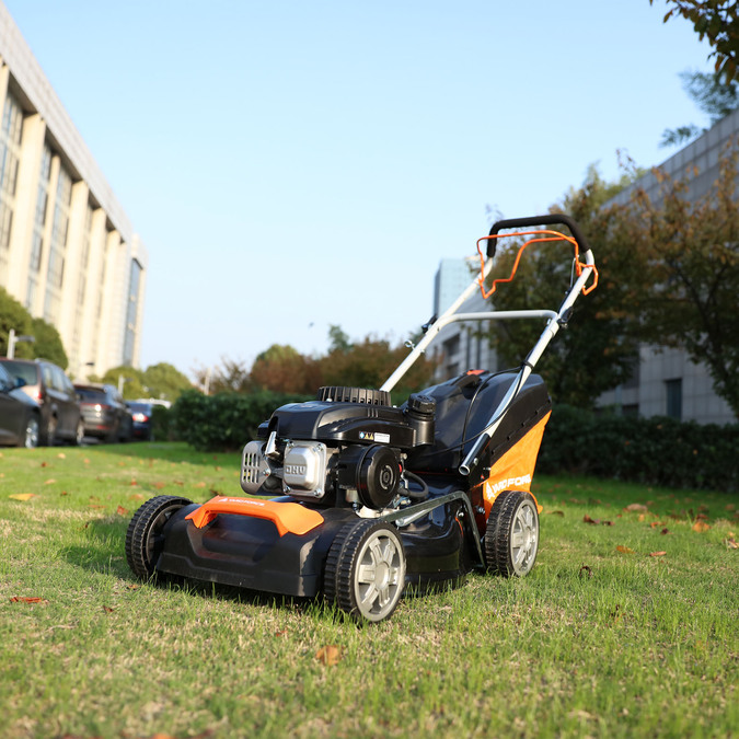 Ar benzīnu darbināma pļaujmašīna 3-in-1 46cm, 55L