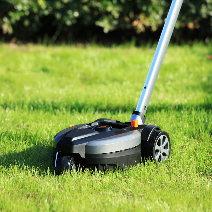 "3-in-1 iFlex" akumuliatorinė vejapjovė, žoliapjovė ir žirklės 12 V, 23 cm