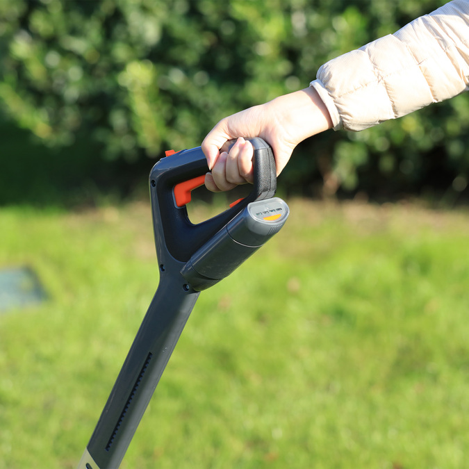"3-in-1 iFlex" akumuliatorinė vejapjovė, žoliapjovė ir žirklės 12 V, 23 cm