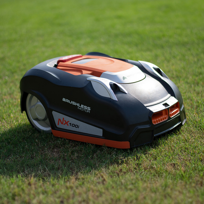 NX100i mowing robot wifi, bluetooth, do 1000m2